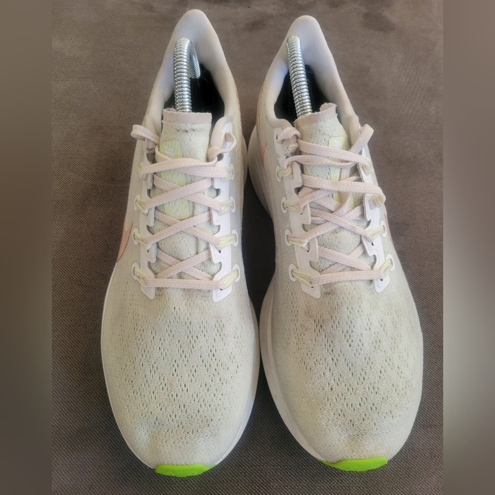 Nike Air Zoom Pegasus Womens 10 Running Shoes Sneaker Jogging Green Volt/Beige - Picture 3 of 8